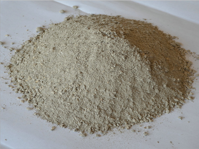 Refractory castable for coal-injection pipe