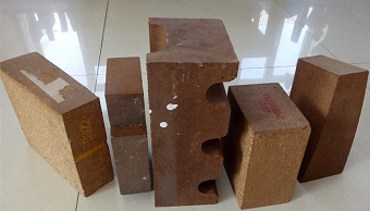 The production process of magnesia spinel brick