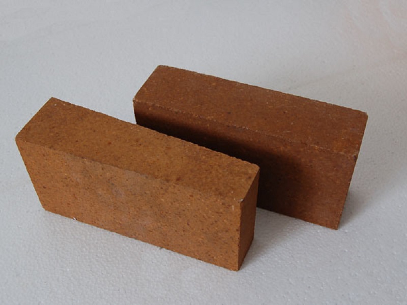 Refractory magnesia zirconia bricks