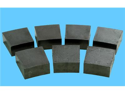 The production process of Magnesium carbon refractory bricks